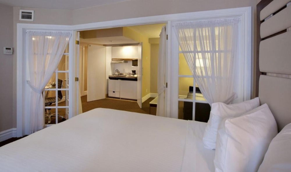 Room image 3